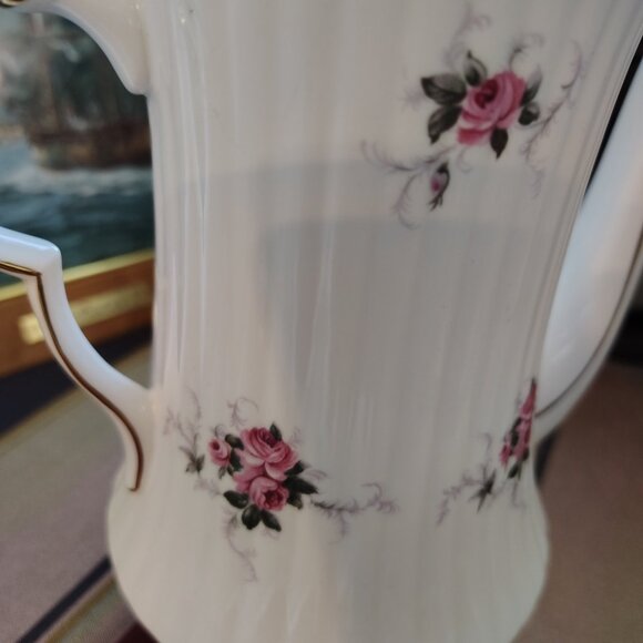 Princess House By Hammersley. Windsor Rose Fine Bone China Tea Pot - Picture 13 of 16